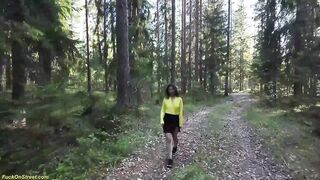 She Wanted Her Ass Stretched In The Woods